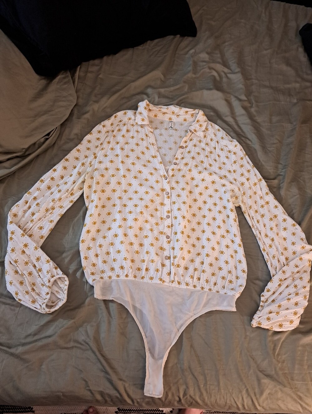 NWOT- M- Free People Linen White Top with Mustard Diamond Print